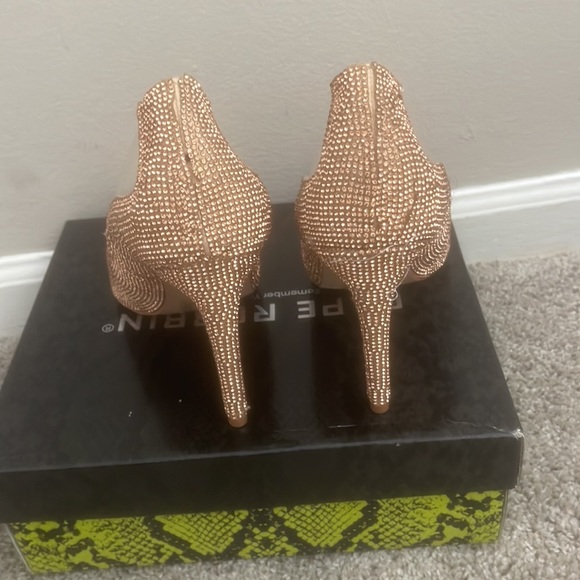 Heels - Picture 2 of 5